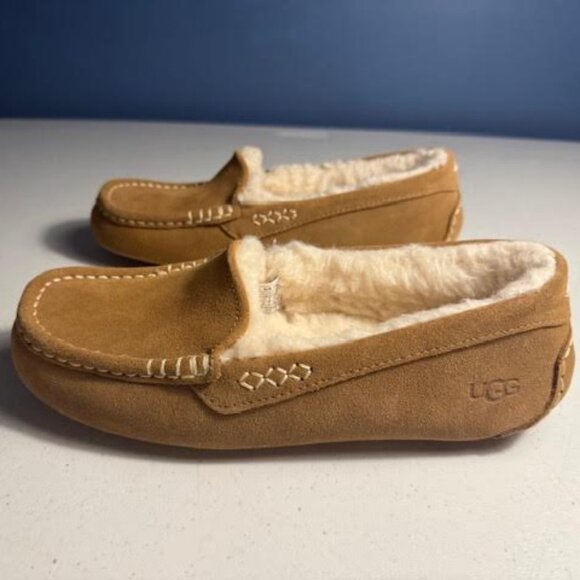 UGG Women's Ansley Slippers - Size 8 - Never Worn - Picture 1 of 8